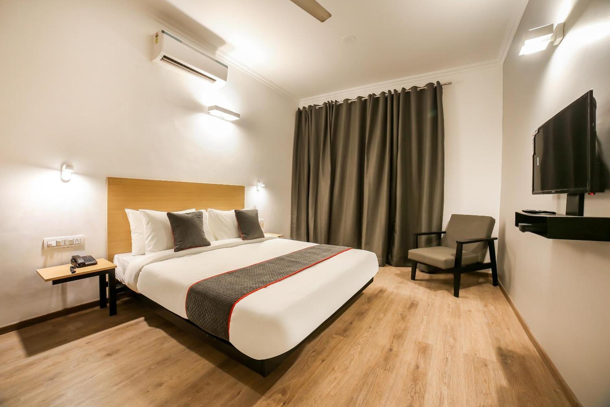 Townhouse 330 Dlf Phase-2 Near Leisure Valley Park Gurgaon Esterno foto