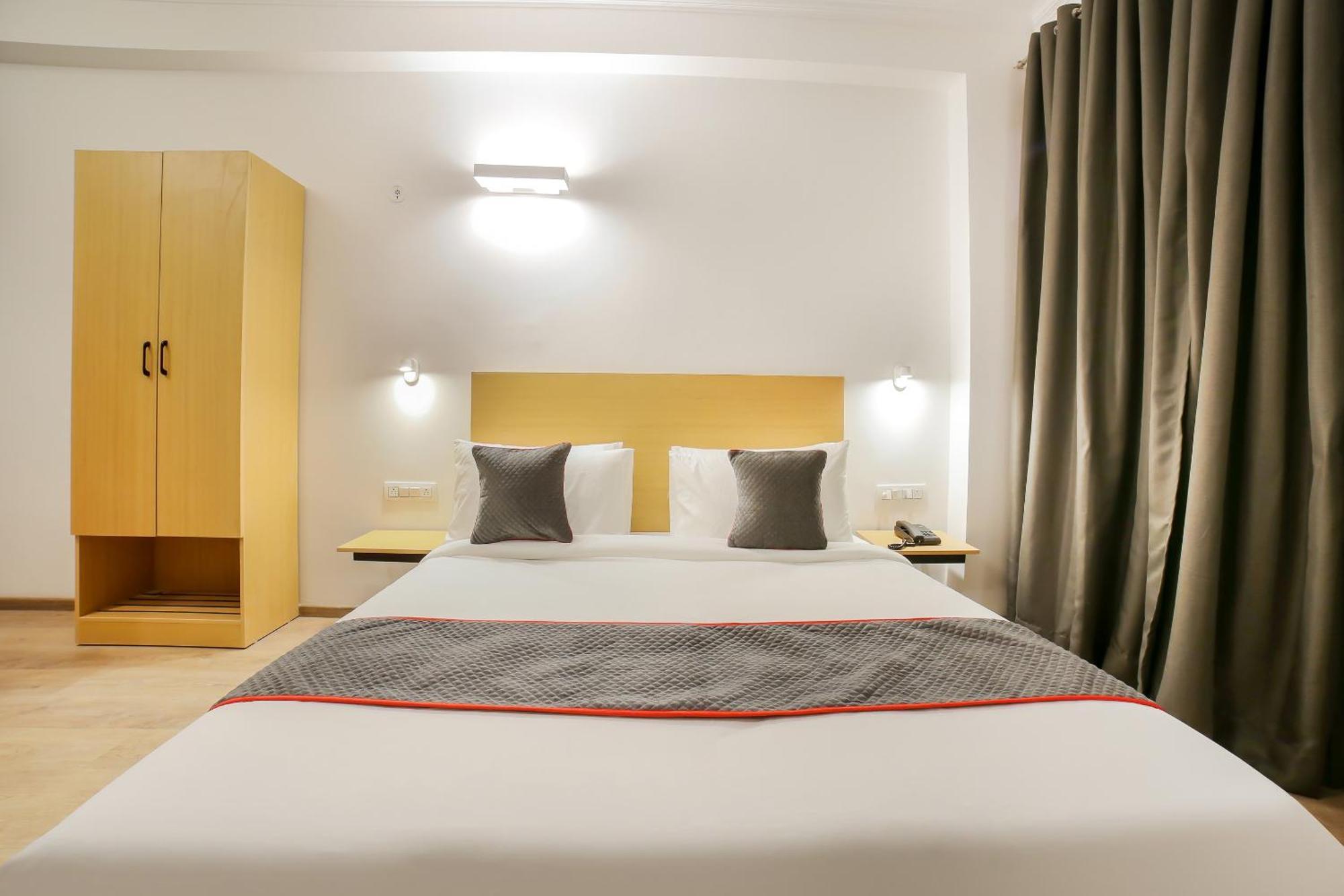 Townhouse 330 Dlf Phase-2 Near Leisure Valley Park Gurgaon Esterno foto