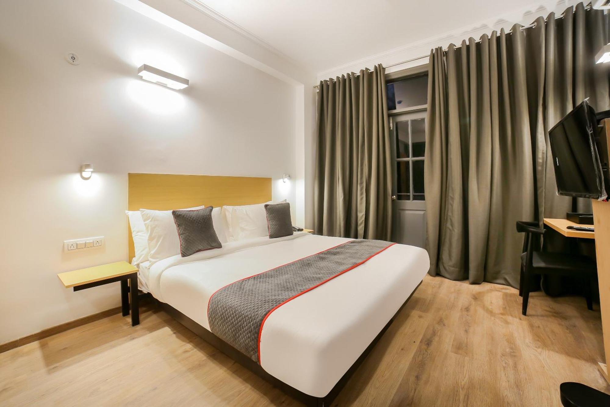 Townhouse 330 Dlf Phase-2 Near Leisure Valley Park Gurgaon Esterno foto