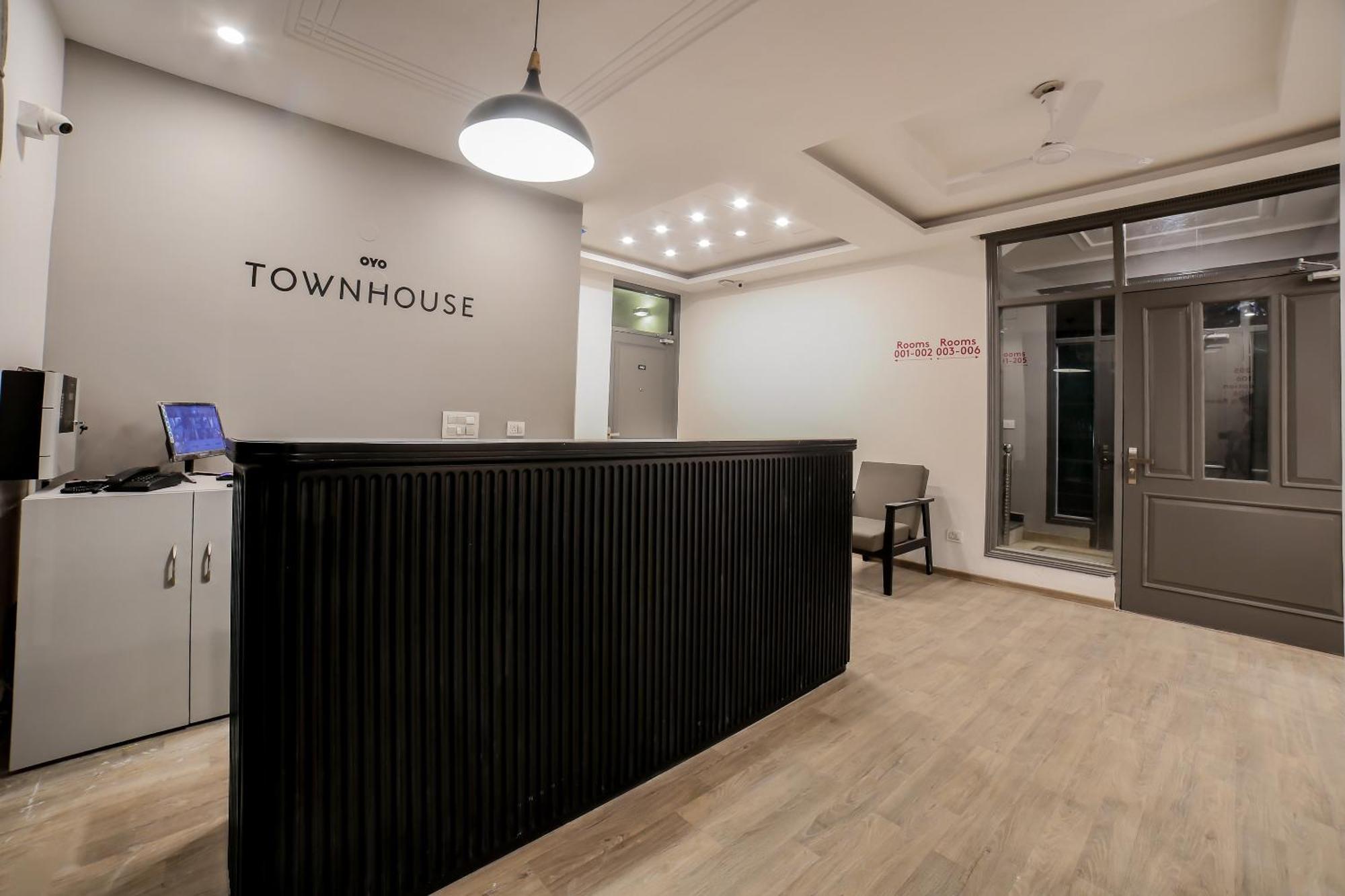 Townhouse 330 Dlf Phase-2 Near Leisure Valley Park Gurgaon Esterno foto