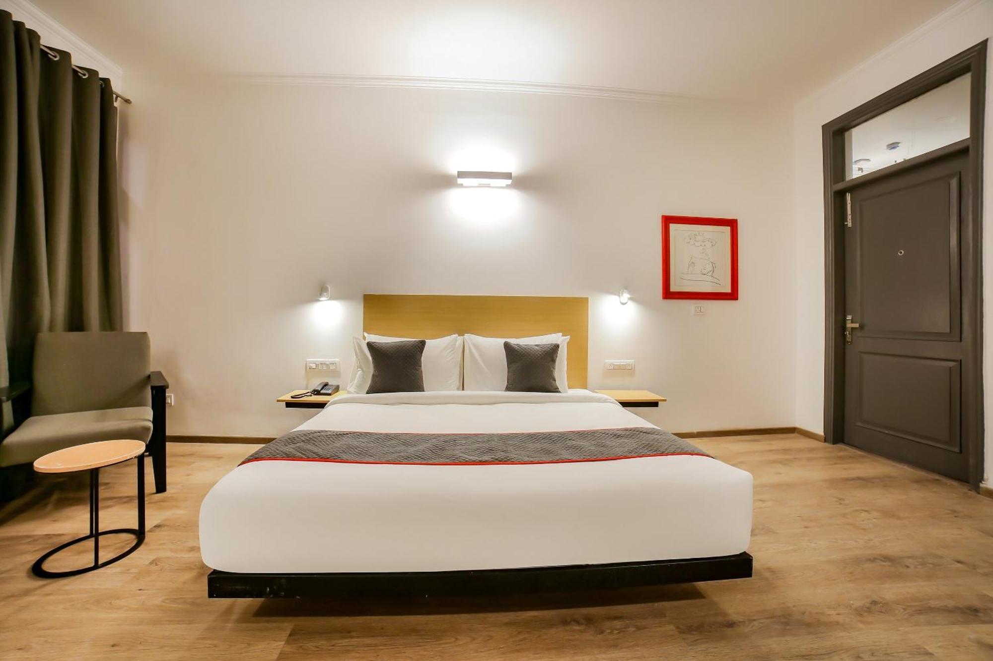Townhouse 330 Dlf Phase-2 Near Leisure Valley Park Gurgaon Esterno foto