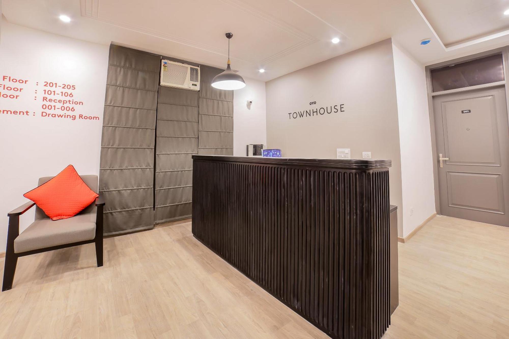 Townhouse 330 Dlf Phase-2 Near Leisure Valley Park Gurgaon Esterno foto